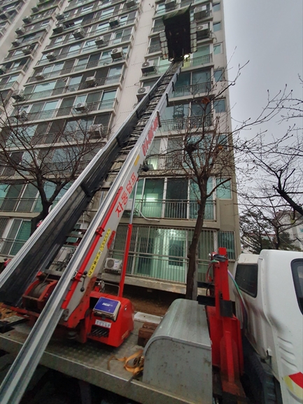 원시동 사다리차 | 반월공단 공장이사 자재양중 신속 배차M